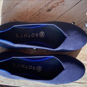 Rothy’s Round toe navy flats